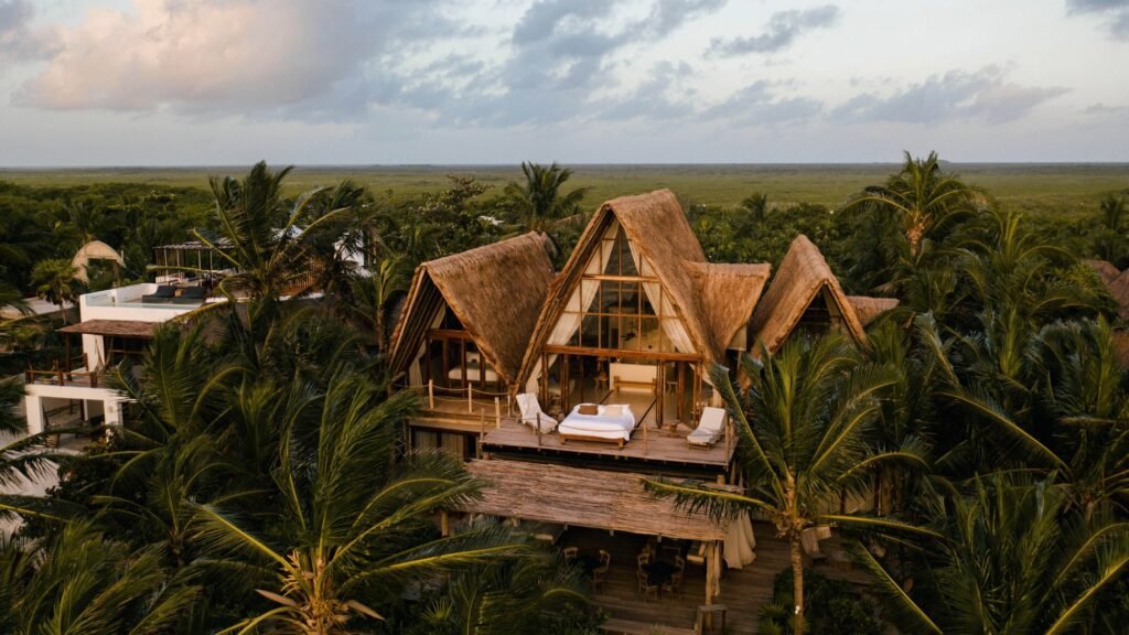13 hotel rooms (+1) for an unforgettable honeymoon