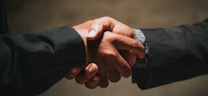 5 essential reads for effective communication and successful deal closing
