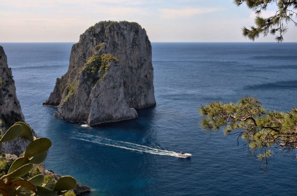 Isle of Capri: from Marina Grande to Faraglioni